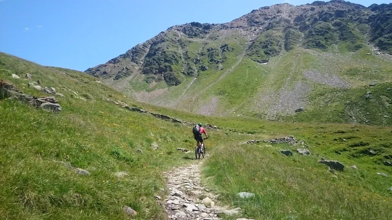 Zum Passo dell' Alpe